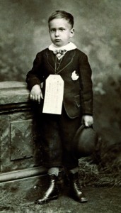 Walter Wilcox with luggage tag